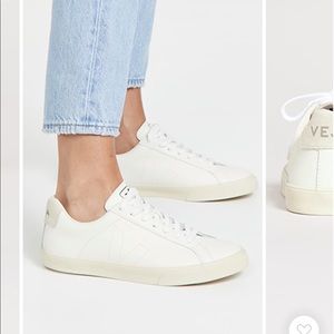 VEJA esplar low sneakers extra white never worn size US 7